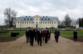 Krāslavas pils kompleksu apmeklē Valsts prezidents 